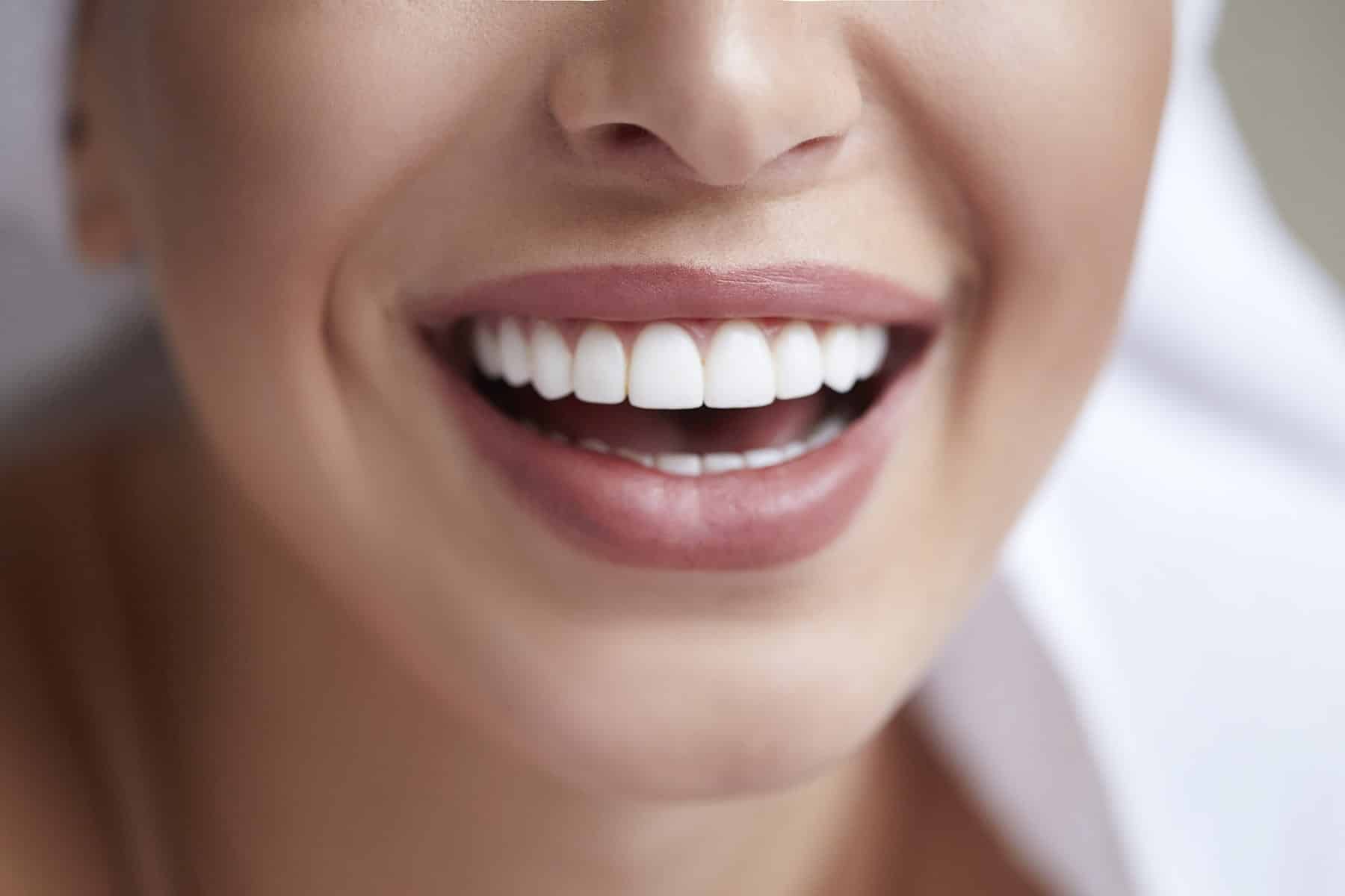benefits of a white porcelain dental crown